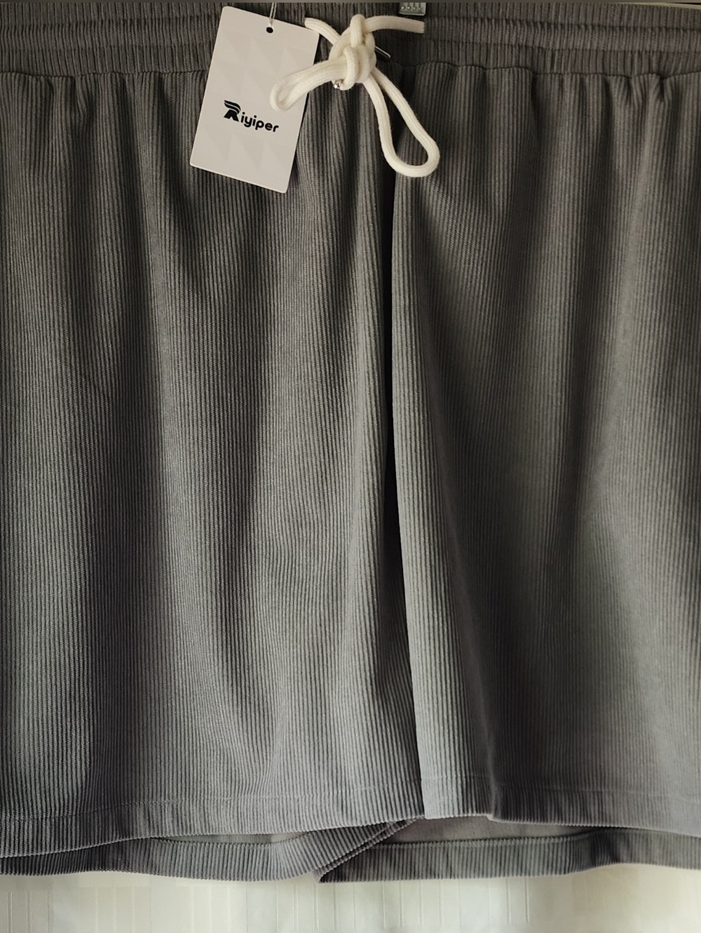 Riyiper Men's Shorts 4 XL NWT